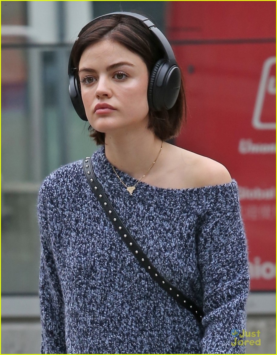 lucy hale reunites pll ep director life sentence 04