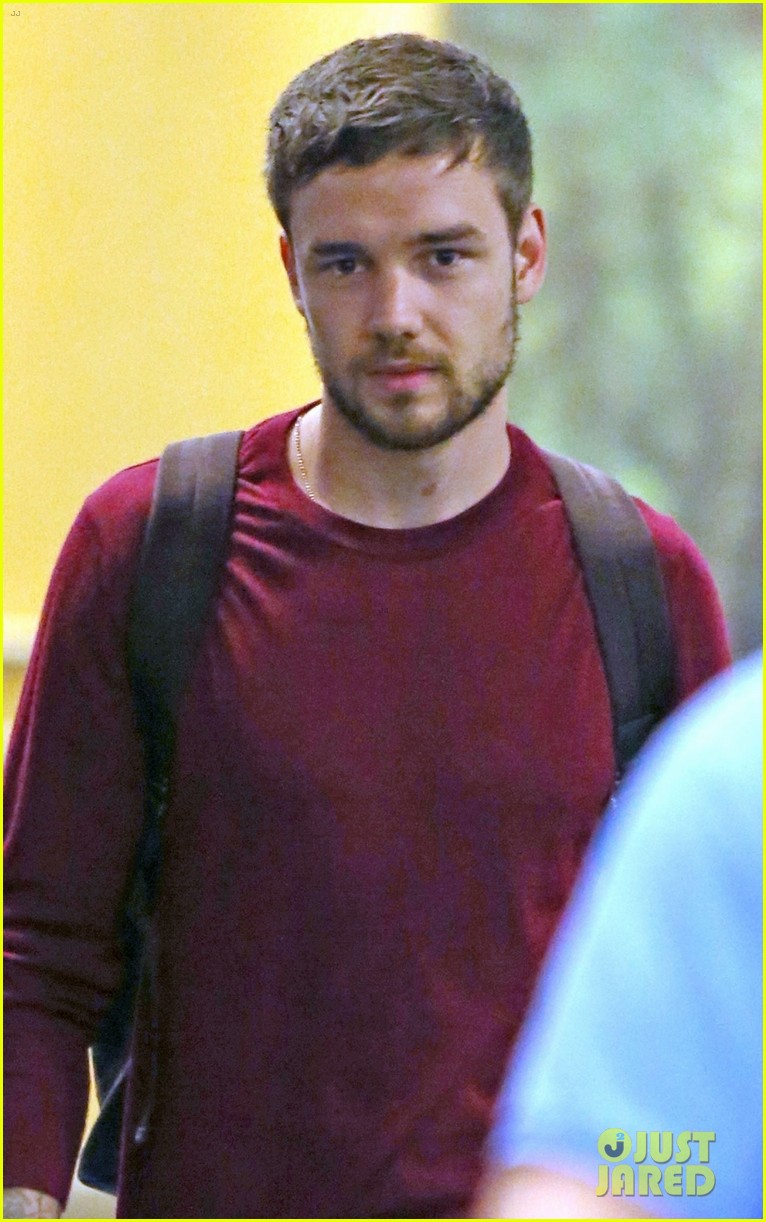 liam payne arrives in vancouver ahead of iheartradio concert 01