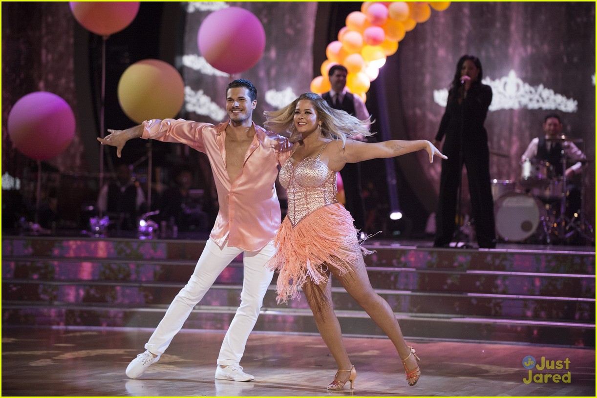 sasha pieterse happy opened up about pcos dwts 01