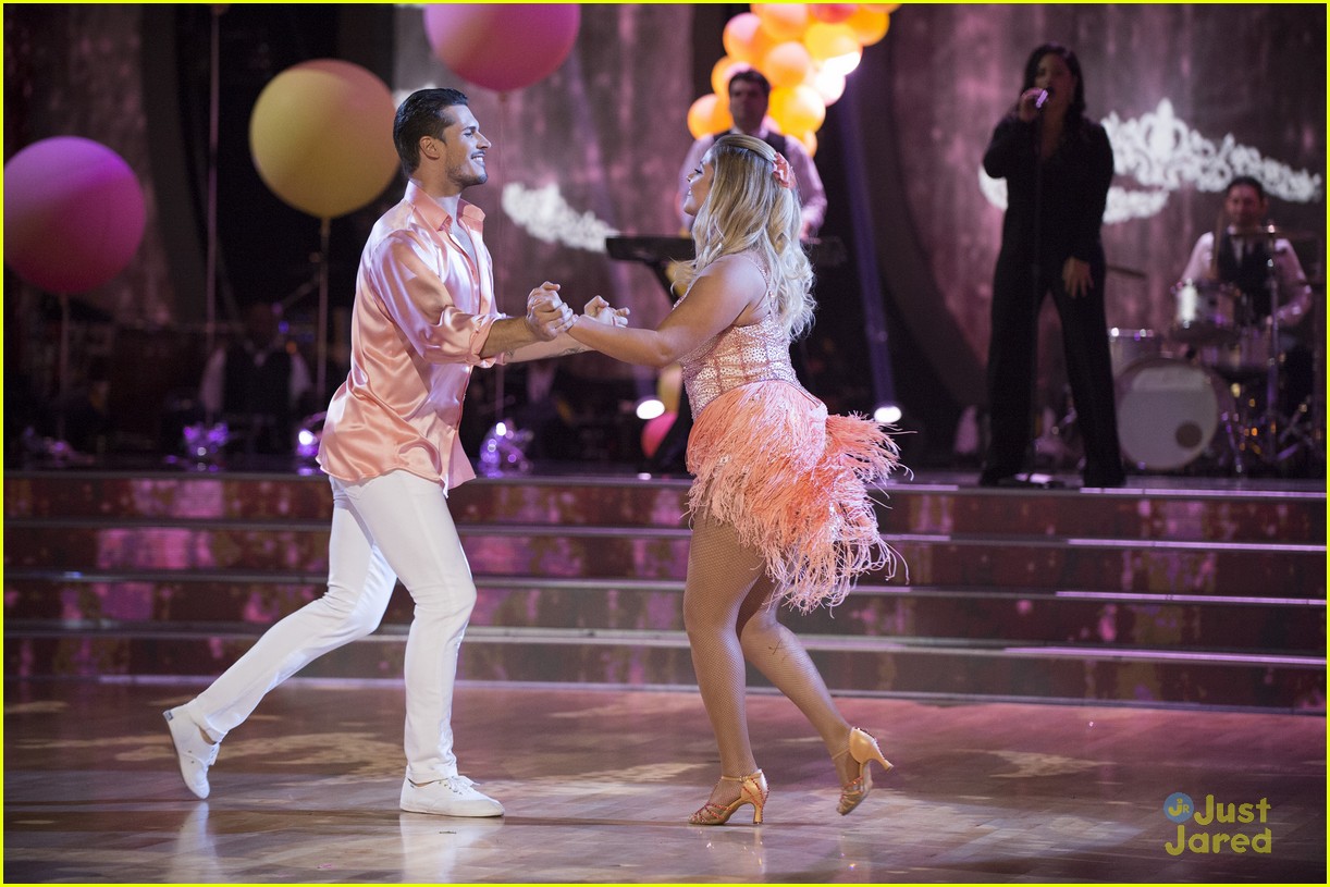 sasha pieterse happy opened up about pcos dwts 03