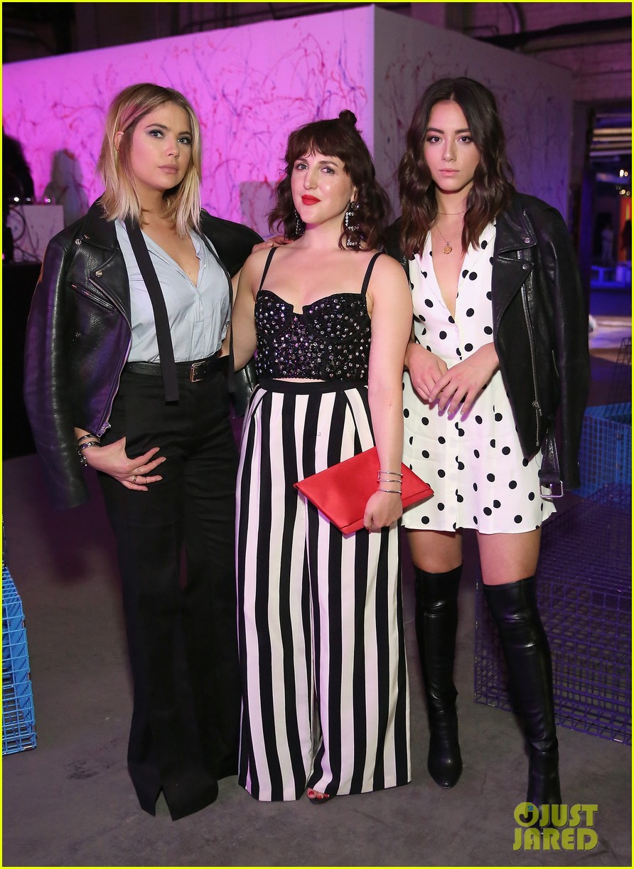 bella thorne emma roberts and ashley benson step out for 29rooms event 32