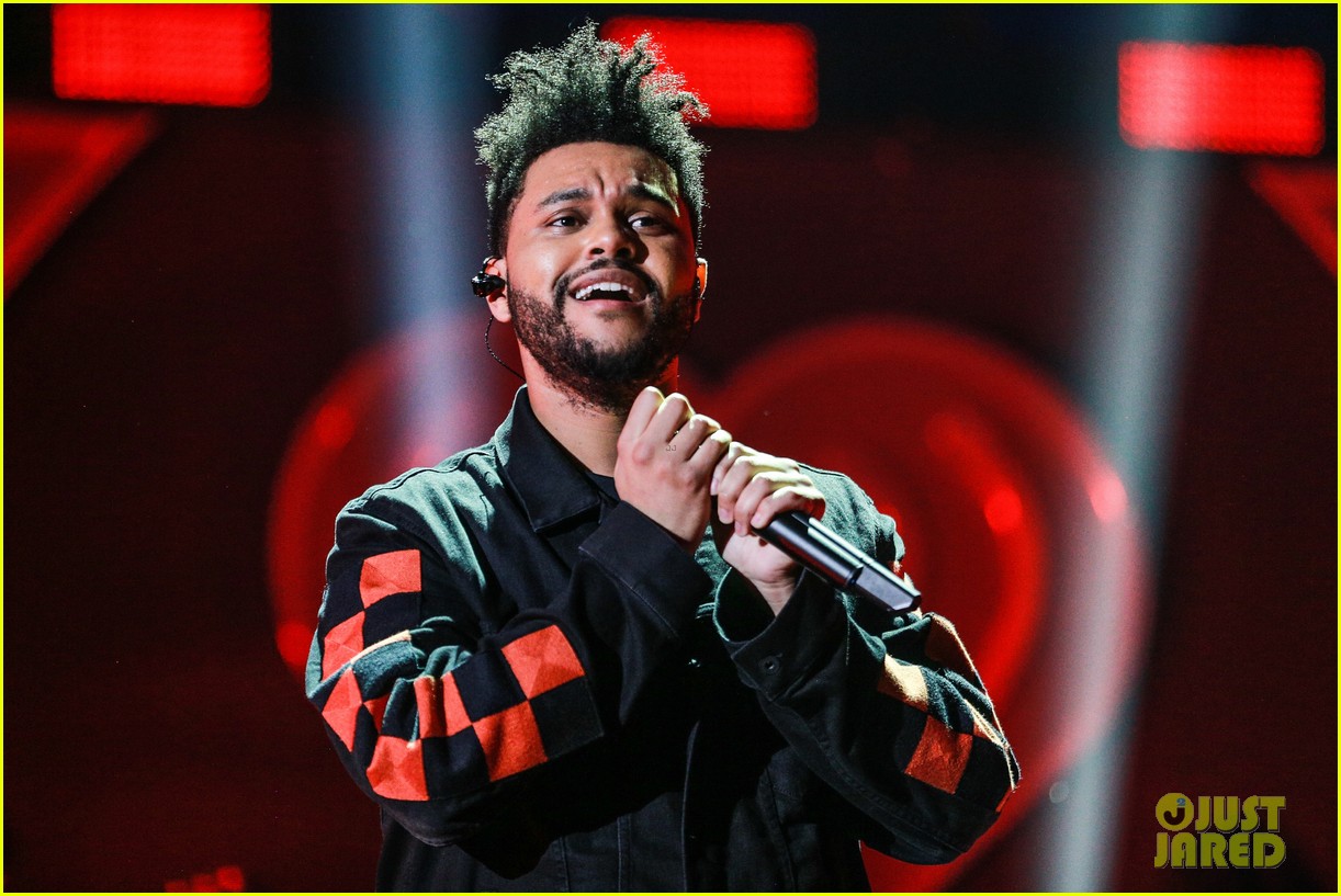 the weeknd busts out his best dance moves at iheartradio music festival 02