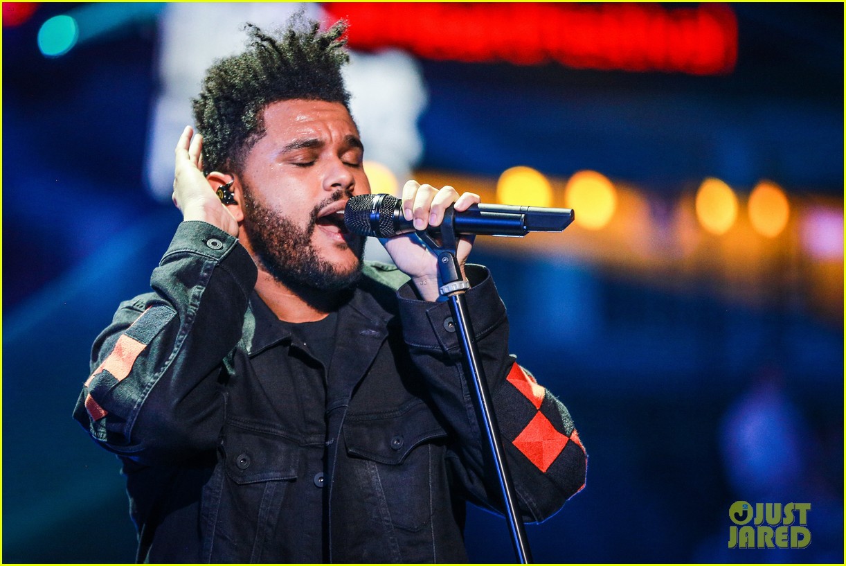 the weeknd busts out his best dance moves at iheartradio music festival 05