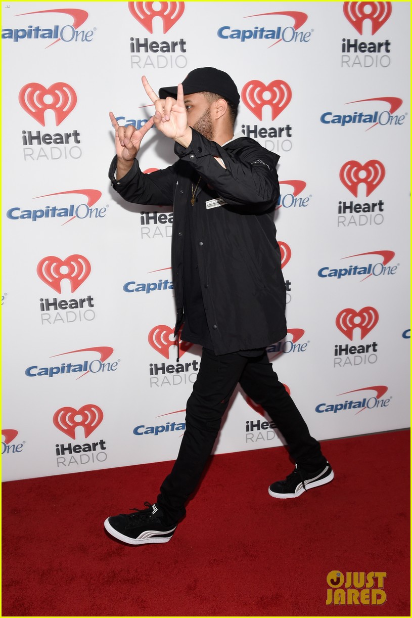 the weeknd busts out his best dance moves at iheartradio music festival 09
