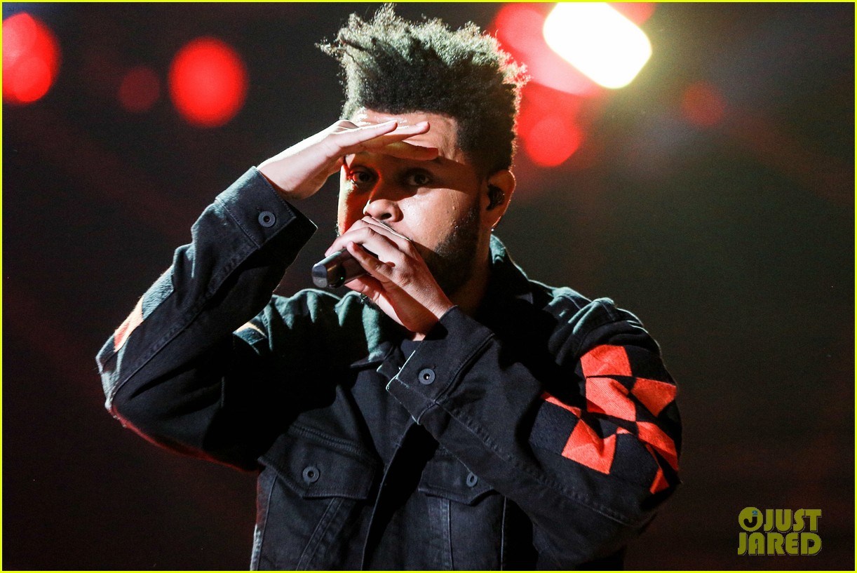 the weeknd busts out his best dance moves at iheartradio music festival 11