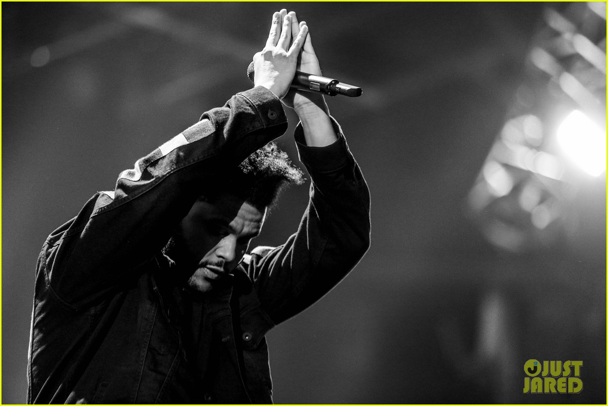 the weeknd busts out his best dance moves at iheartradio music festival 12
