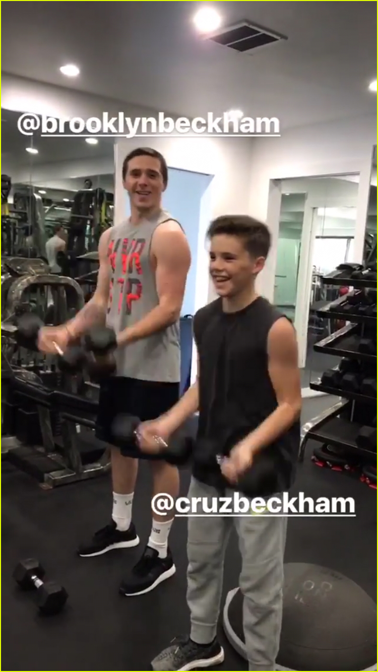 brooklyn beckham flaunts his muscles while working out with younger brother cruz 01