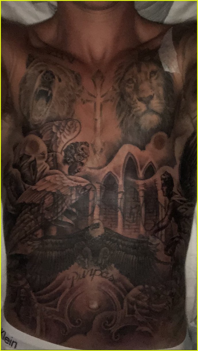 justin bieber shirtless entire torso covered in tattoos 02