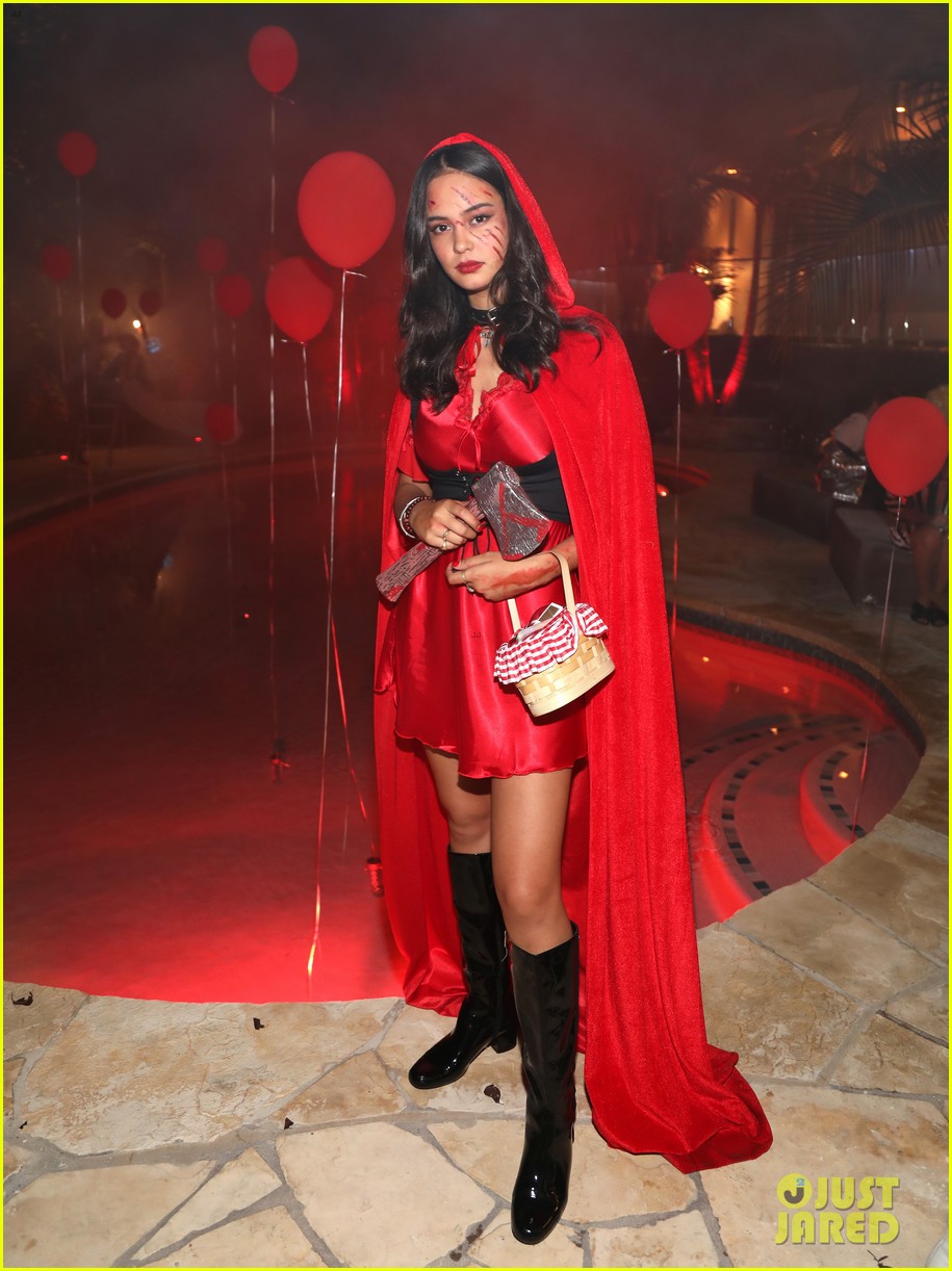 courtney eaton r5 just jared halloween party 2017 09