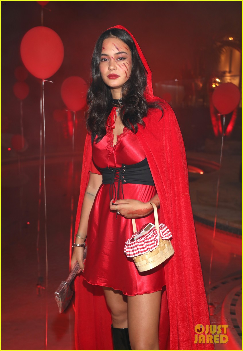 courtney eaton r5 just jared halloween party 2017 10