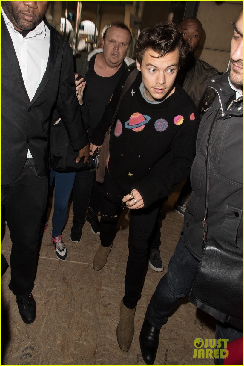 harry styles gets mobbed by fans in paris 01