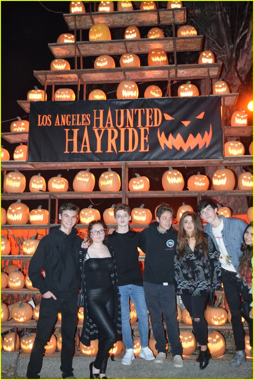 these celebs got spooked on the la haunted hayride 05