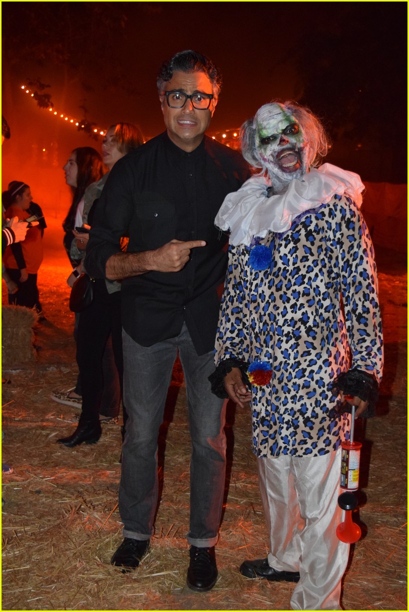 these celebs got spooked on the la haunted hayride 08
