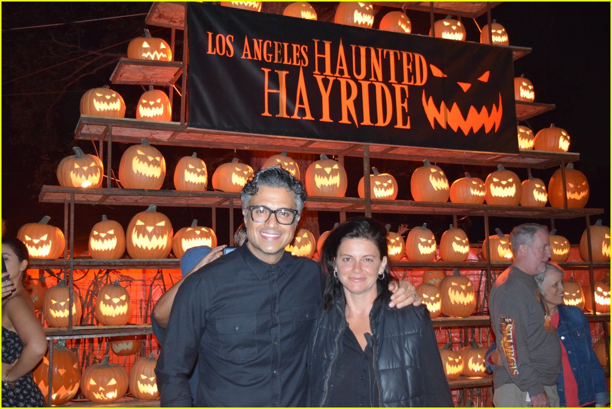 these celebs got spooked on the la haunted hayride 09