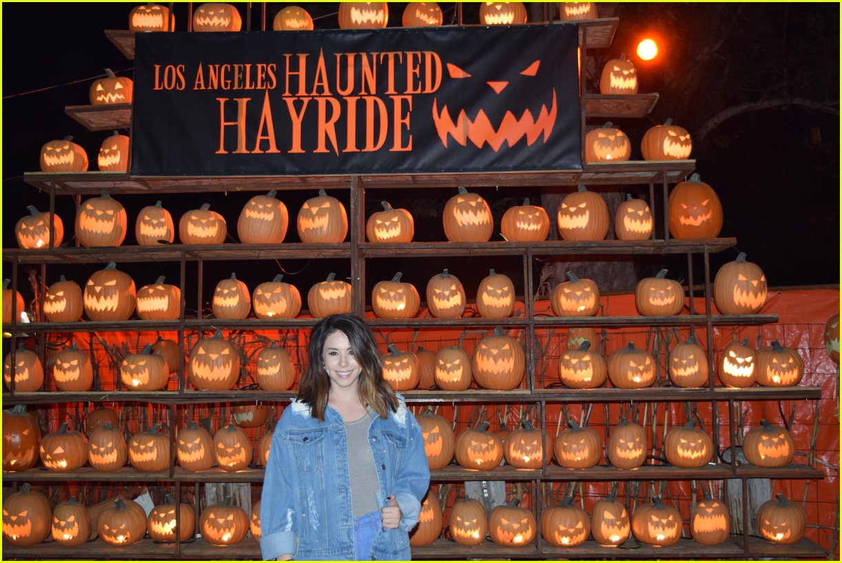 these celebs got spooked on the la haunted hayride 11