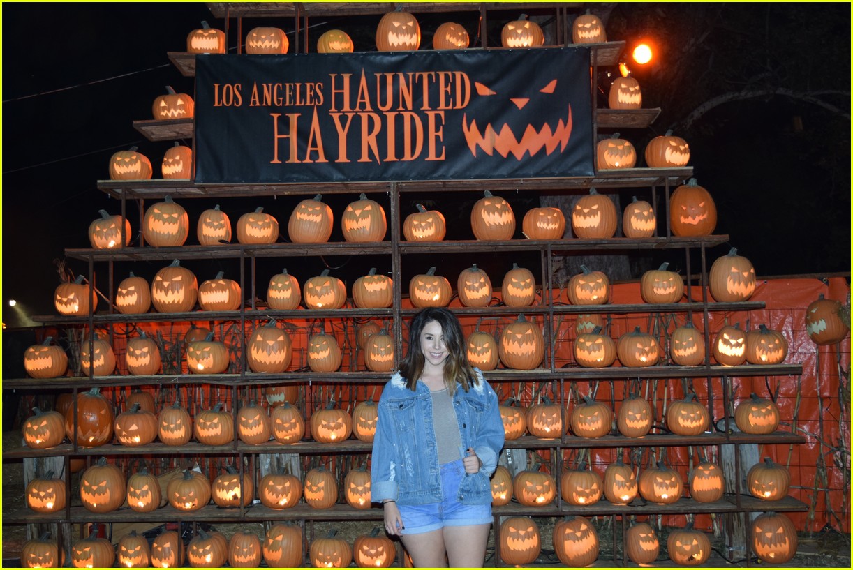 these celebs got spooked on the la haunted hayride 12