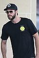 liam hemsworth meets up with fans in savannah 02
