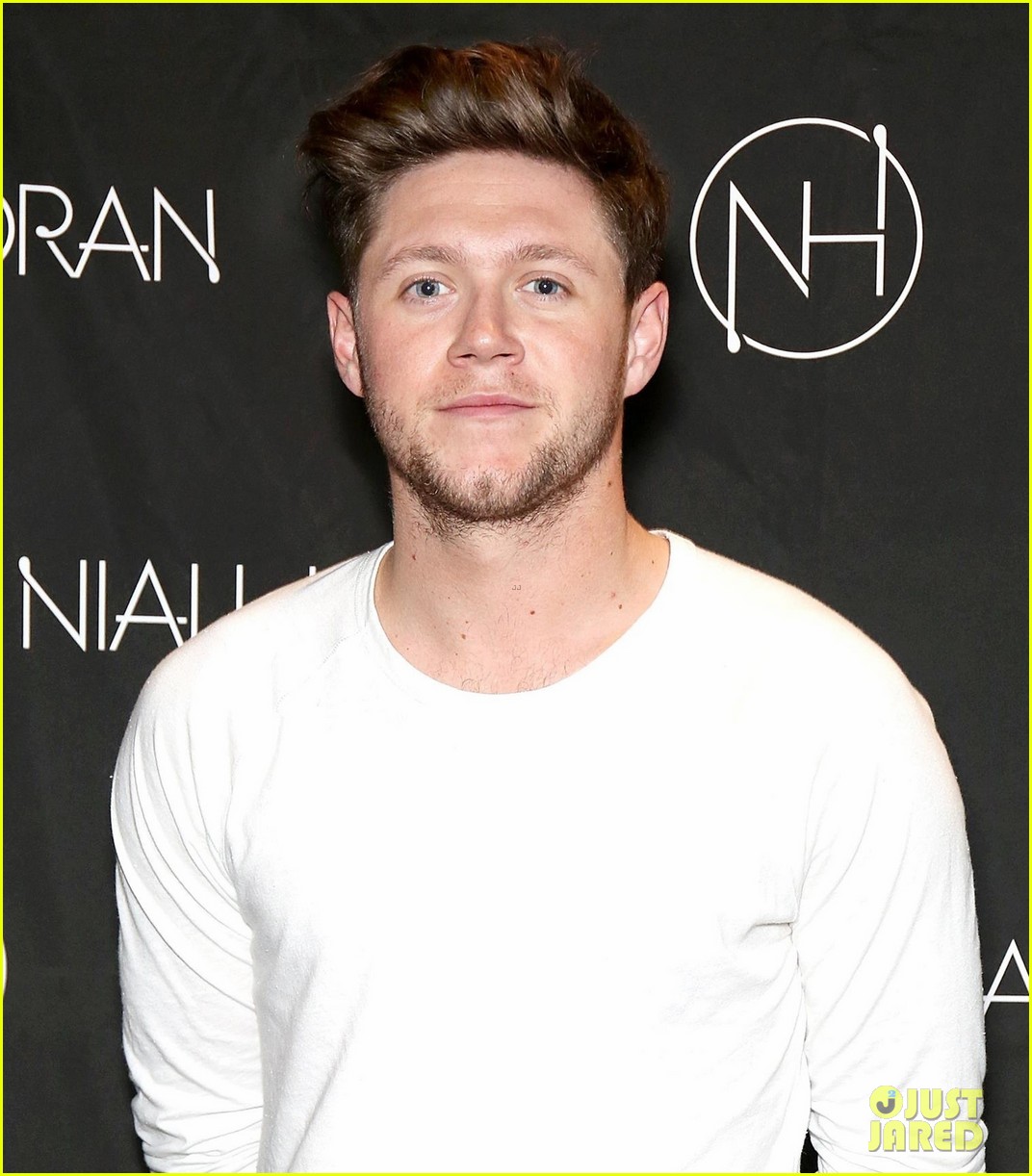 niall horan helps one direction make history 03