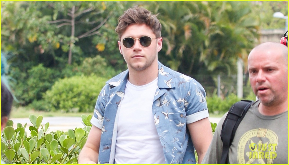niall horan out in rio 04