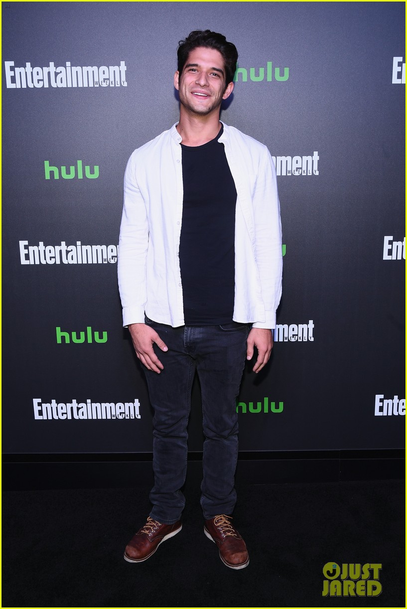 josh hutcherson tyler posey more attend hulu nycc after party 09