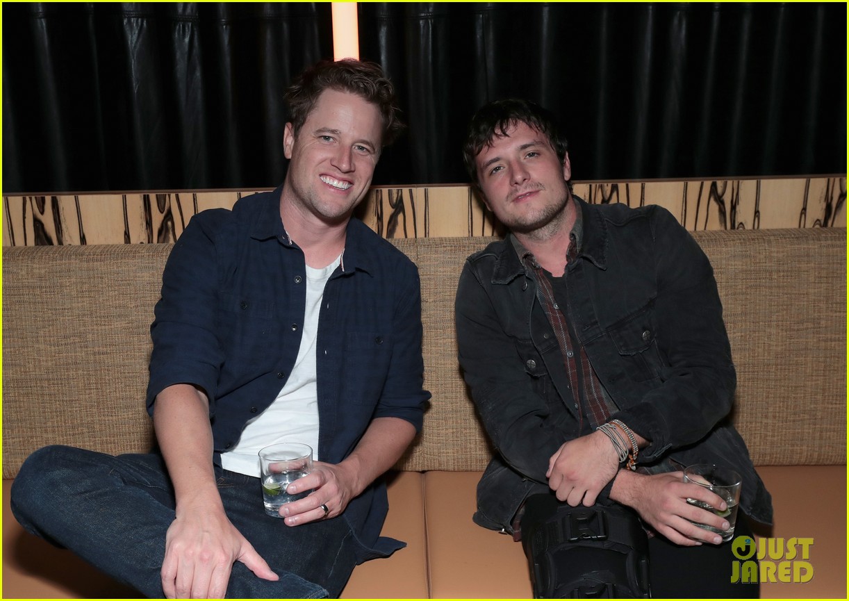 josh hutcherson tyler posey more attend hulu nycc after party 17