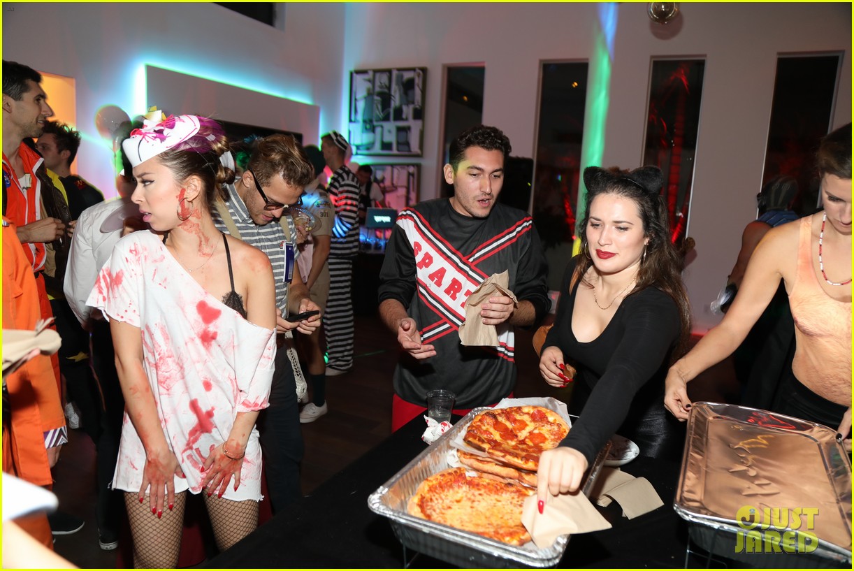 joey king just jared halloween party 10