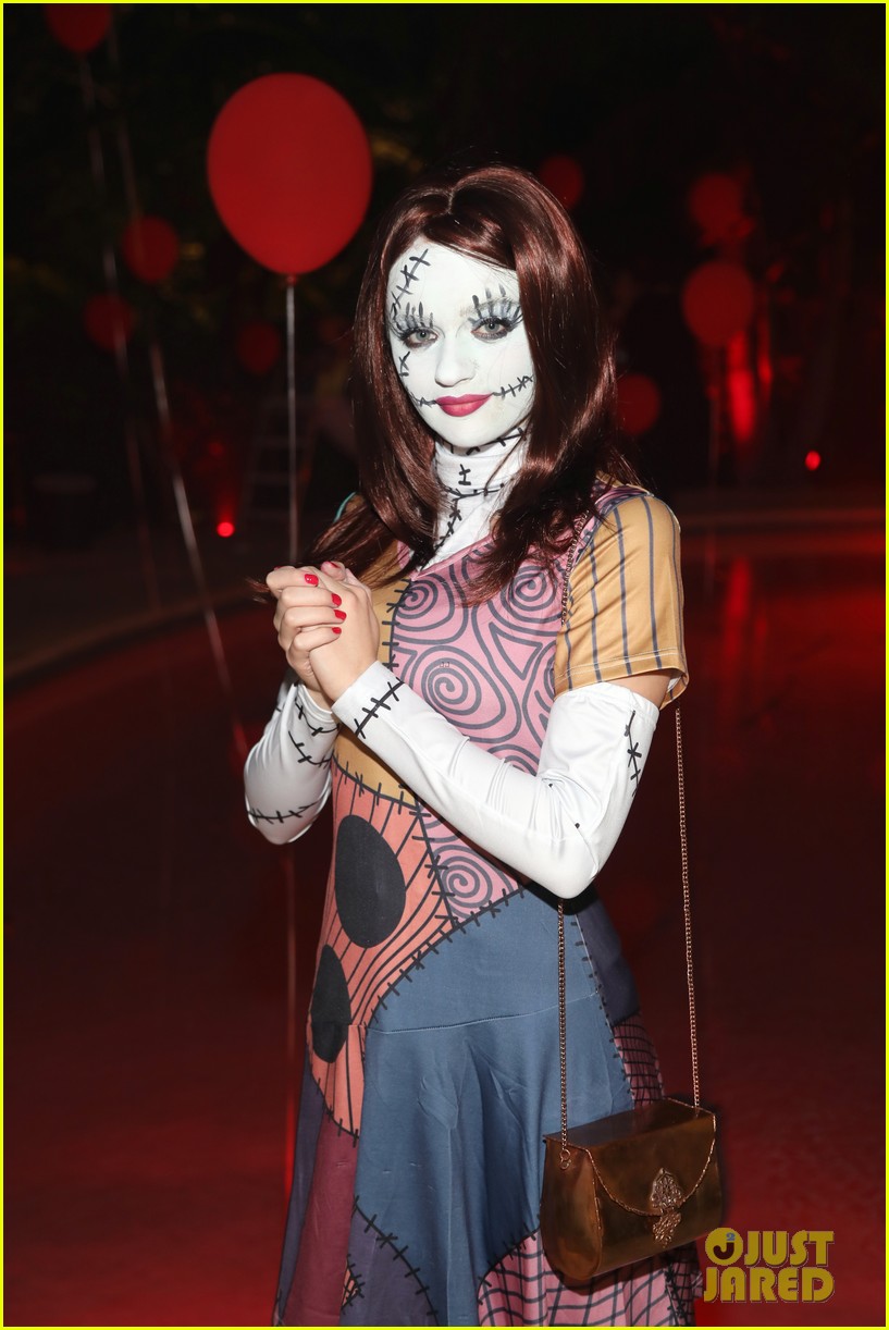 joey king just jared halloween party 11