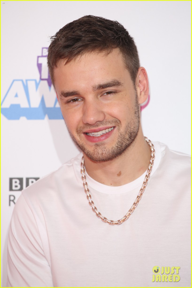 liam payne the vamps takes stage at bbc radio teen awards 06