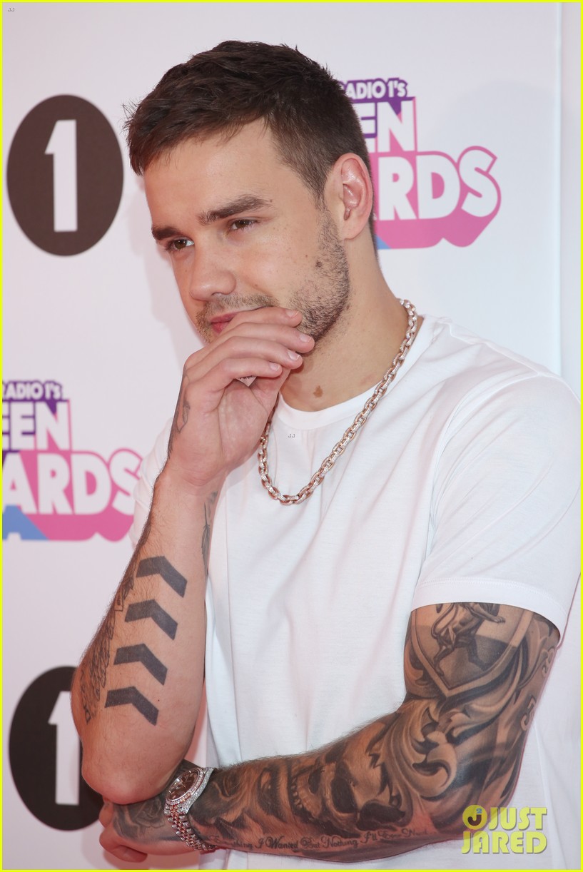 liam payne the vamps takes stage at bbc radio teen awards 07