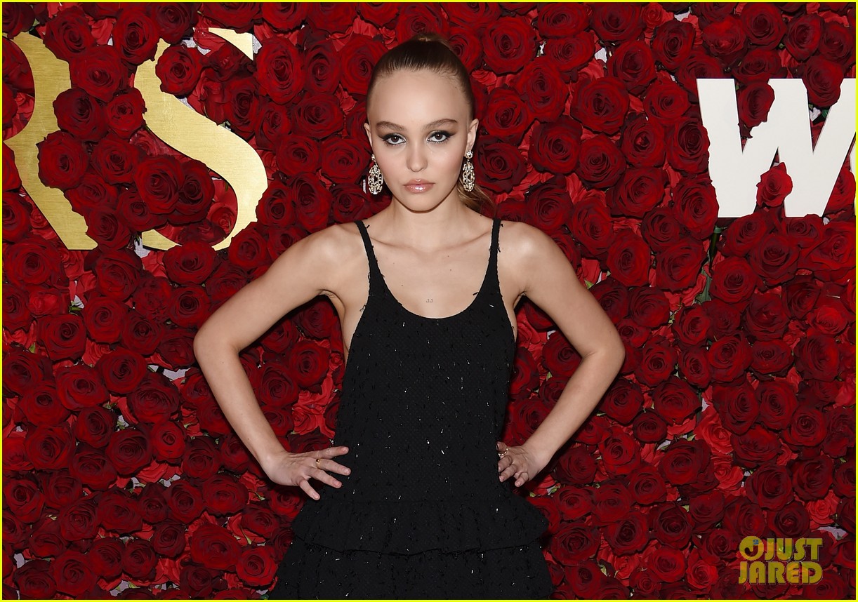 lily rose depp joins karl lagerfeld at wwd honors 17