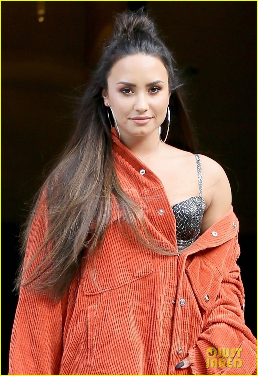 demi lovato rocks her red hot street style while out in nyc 03
