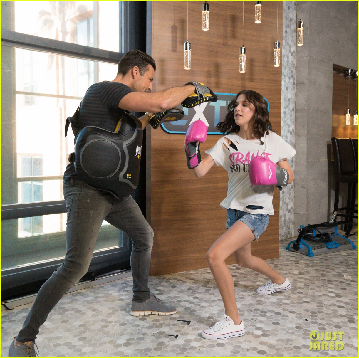 millie bobby brown takes a boxing class on premiere day 04