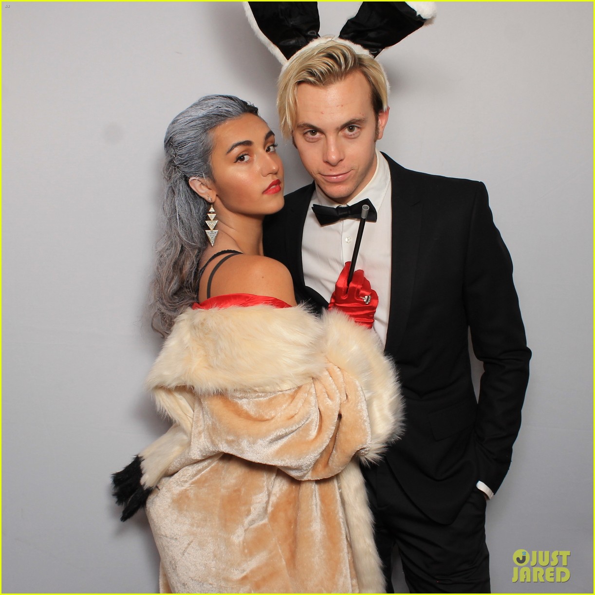 r5 just jared halloween party photo booth 04