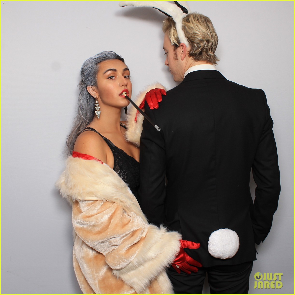 r5 just jared halloween party photo booth 13