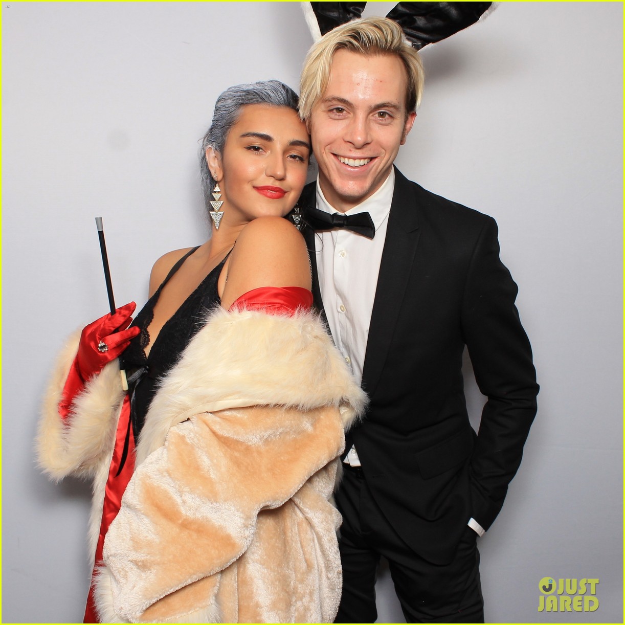 r5 just jared halloween party photo booth 14