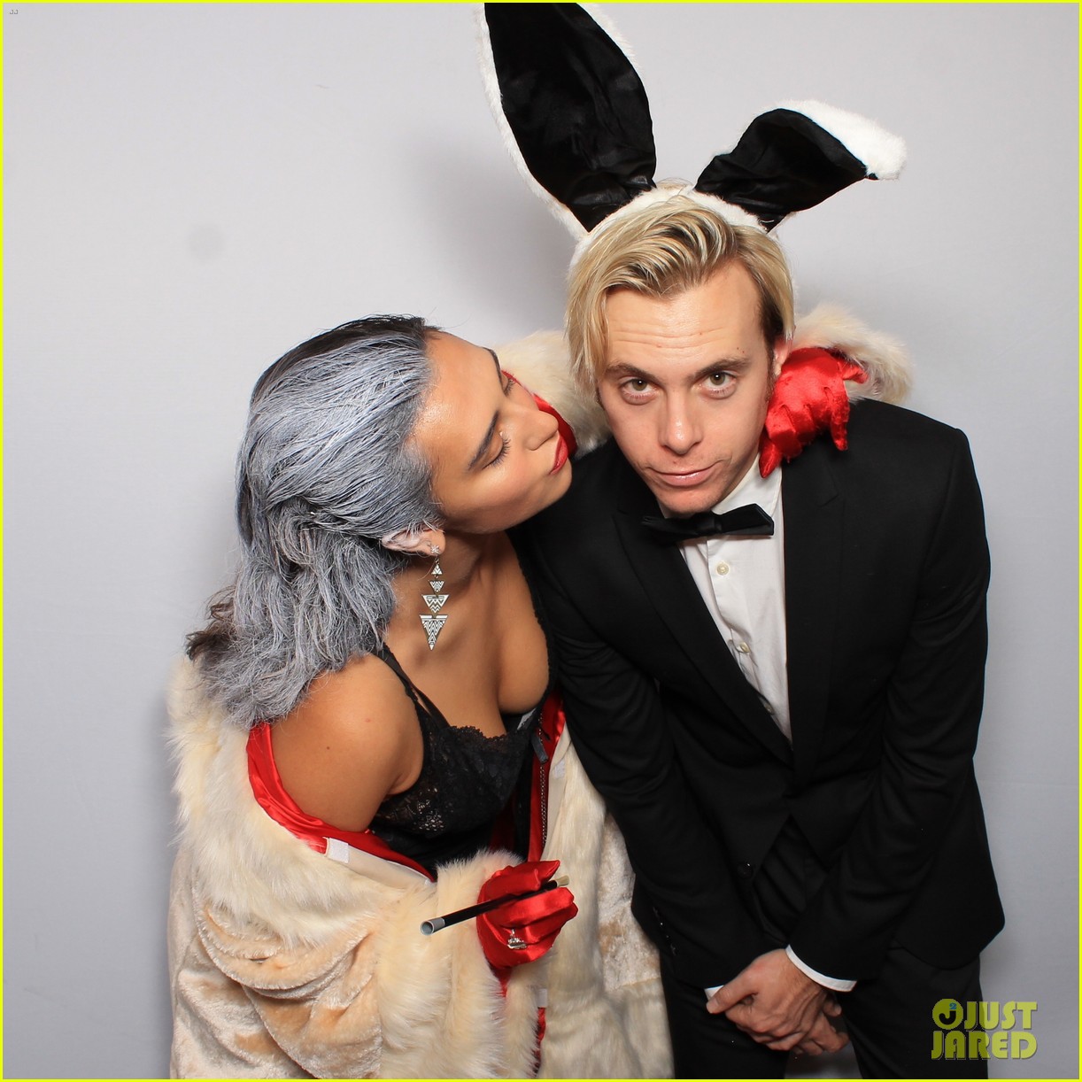 r5 just jared halloween party photo booth 15