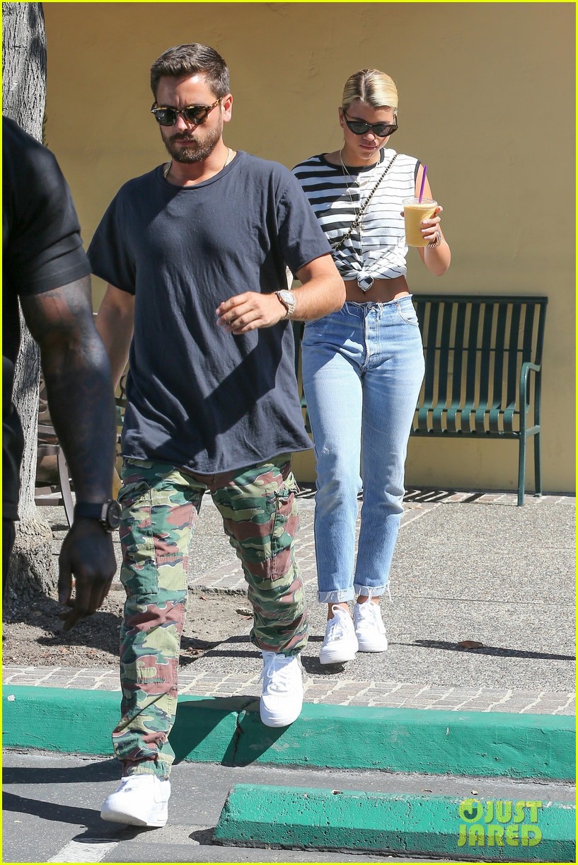 scott disick sofia richie grab coffee before flying out of town 03