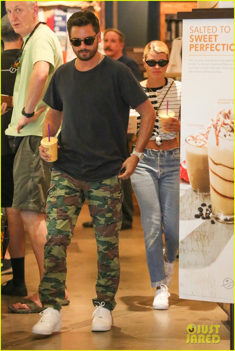 scott disick sofia richie grab coffee before flying out of town 10