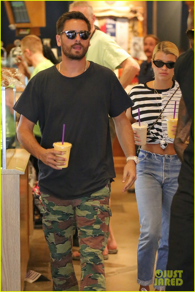 scott disick sofia richie grab coffee before flying out of town 13
