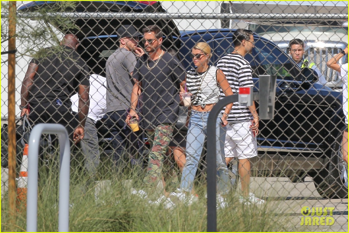 scott disick sofia richie grab coffee before flying out of town 36