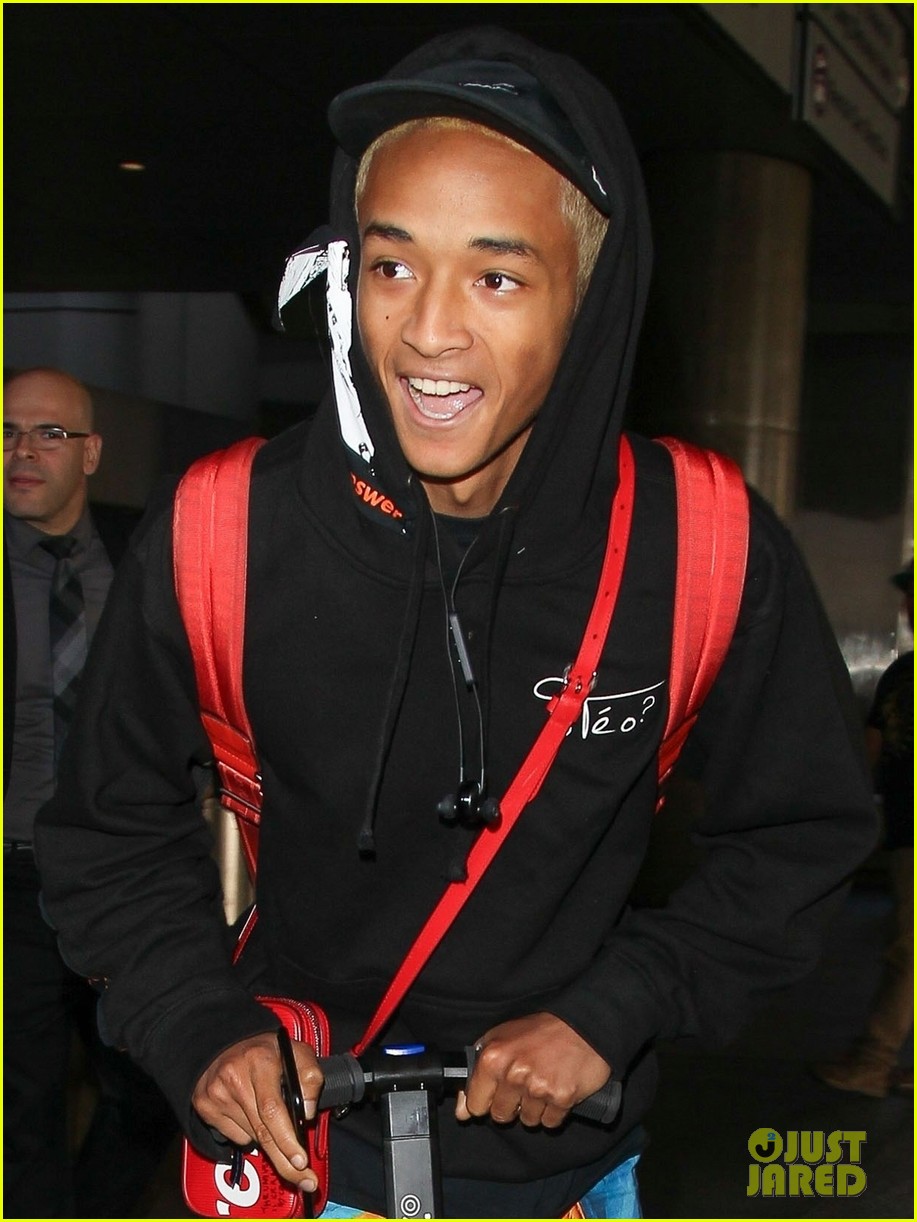 jaden smith scooters his way through paris and lax airports 11