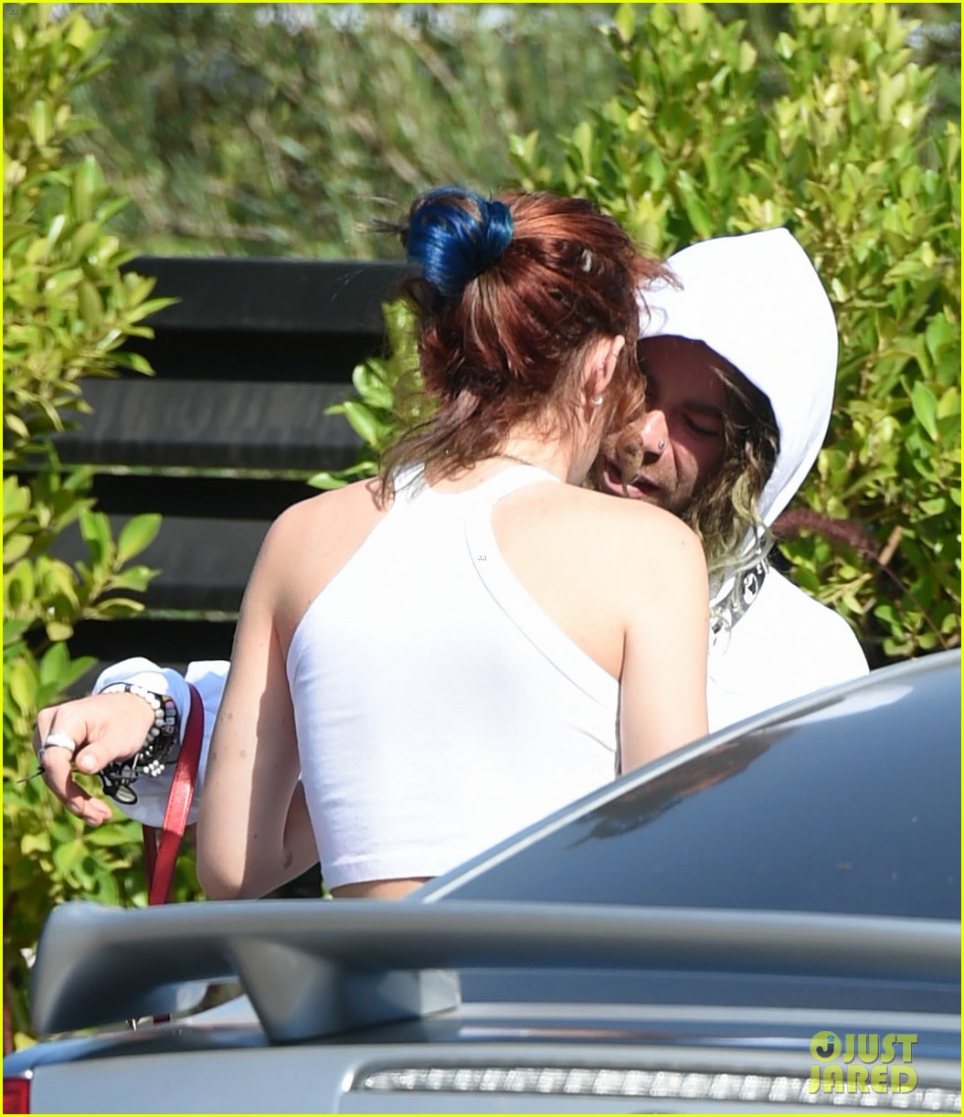 bella thorne busts a move with mod sun outside dance studio 10