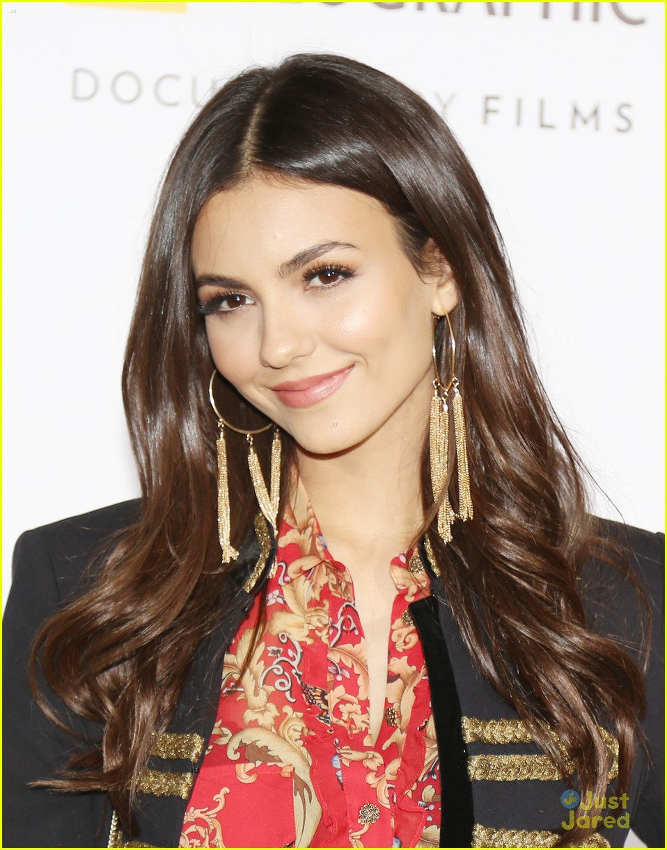 victoria justice jane premiere hollywood bowl 01