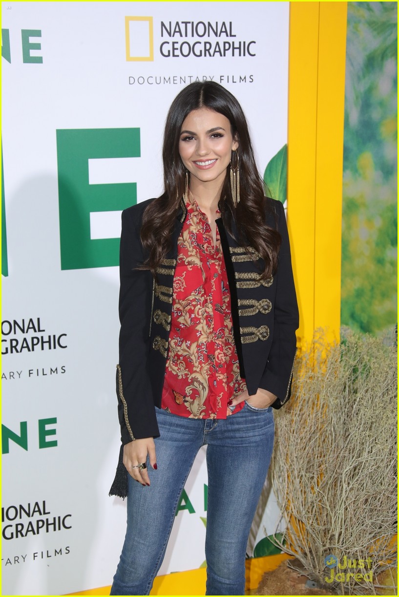 victoria justice jane premiere hollywood bowl 04