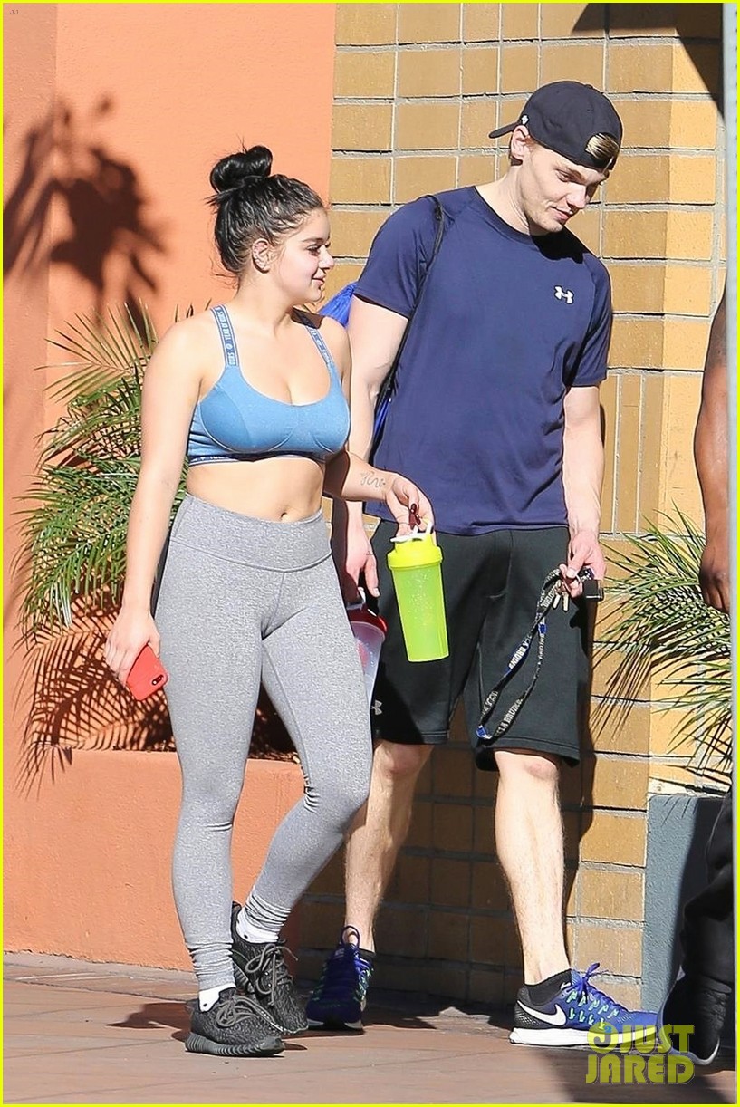 ariel winter levi meaden couple up for workout session 01