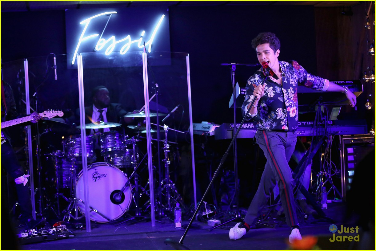 austin mahone fossil holiday event performance 03
