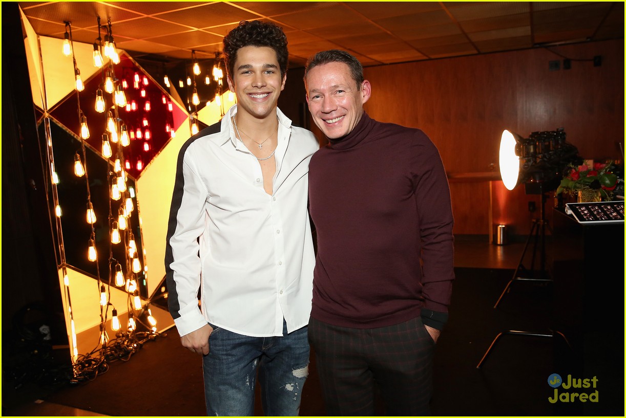 austin mahone fossil holiday event performance 07