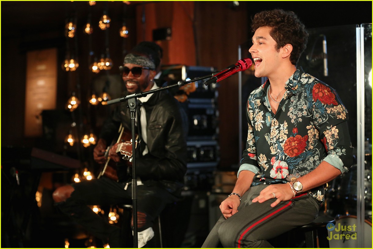 austin mahone fossil holiday event performance 09