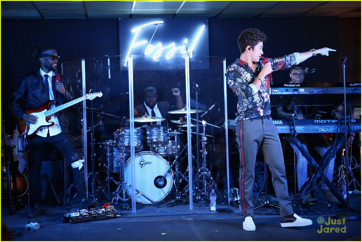 austin mahone fossil holiday event performance 10