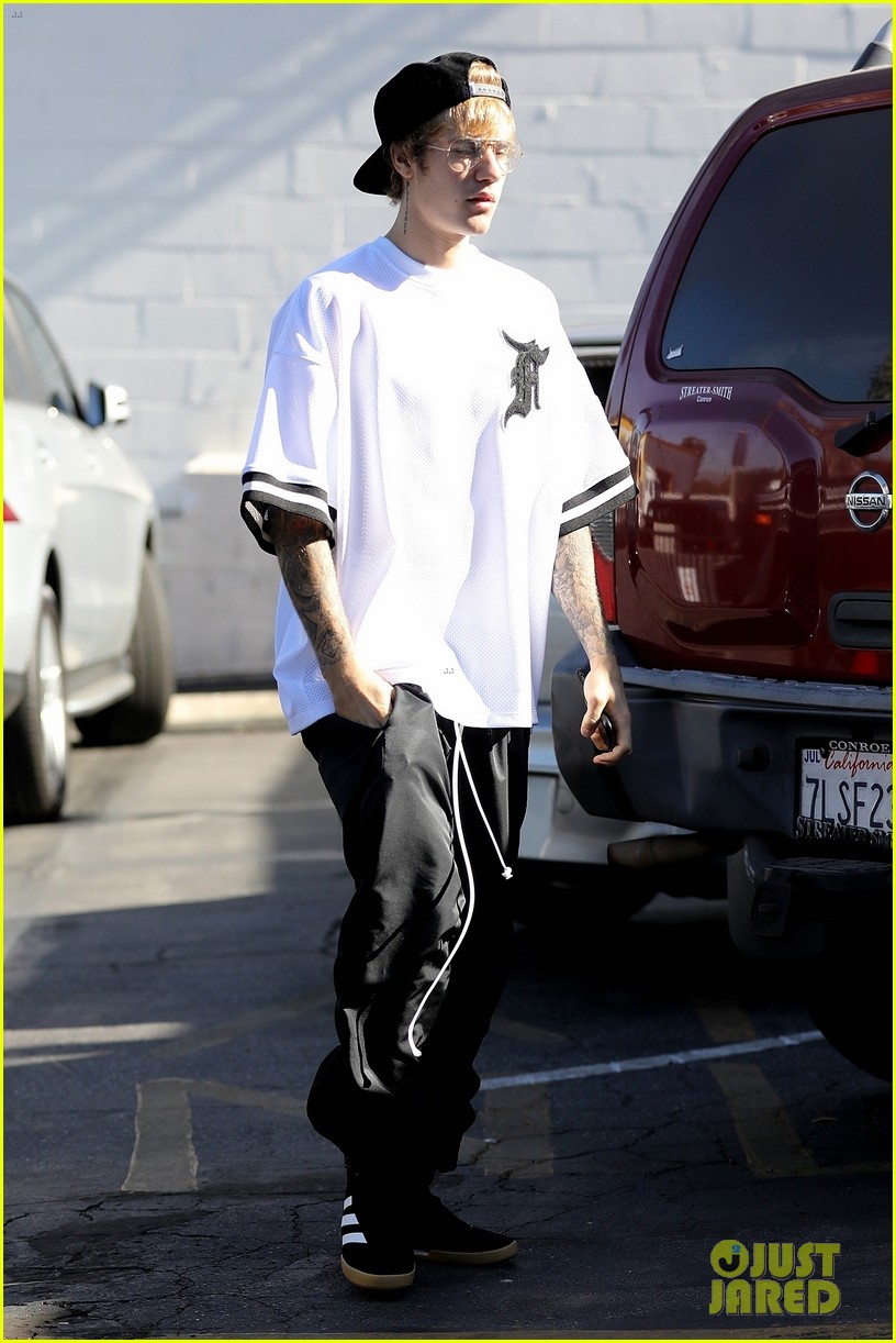 justin bieber works up a sweat at morning dance class 50